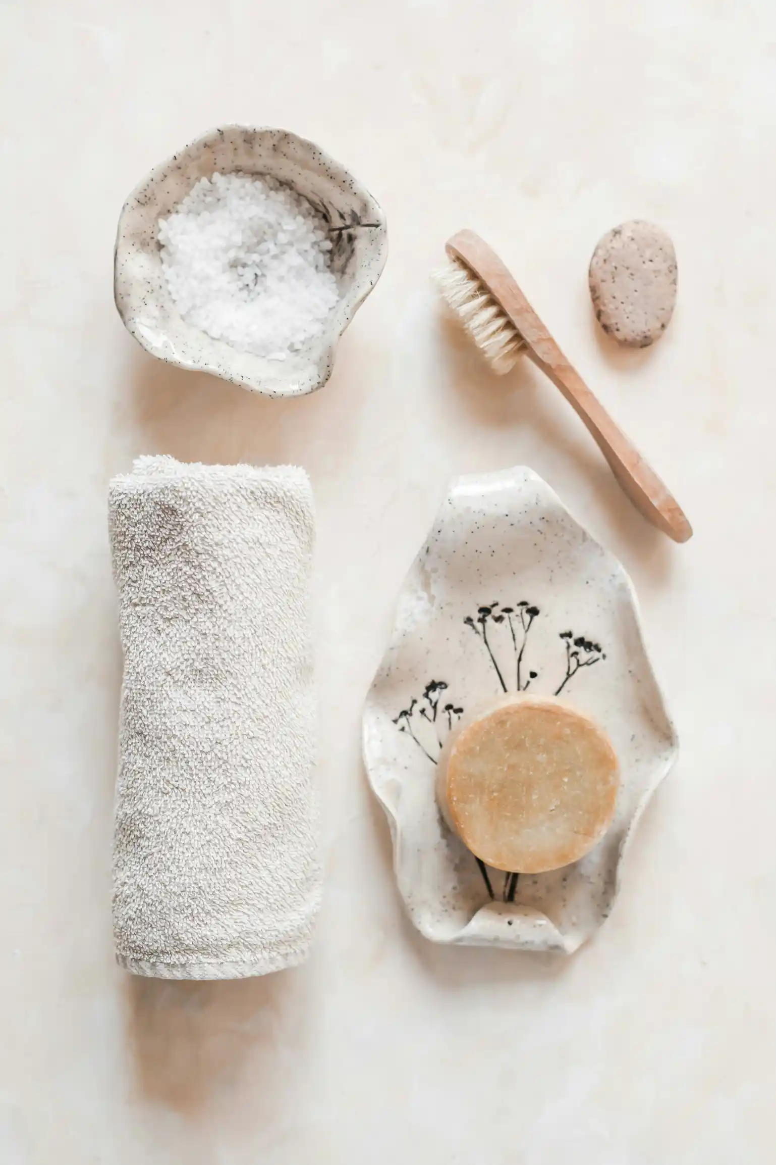 Deep tissue massage at Pran Spa - professional dry massage therapy for pain relief in Dhaka